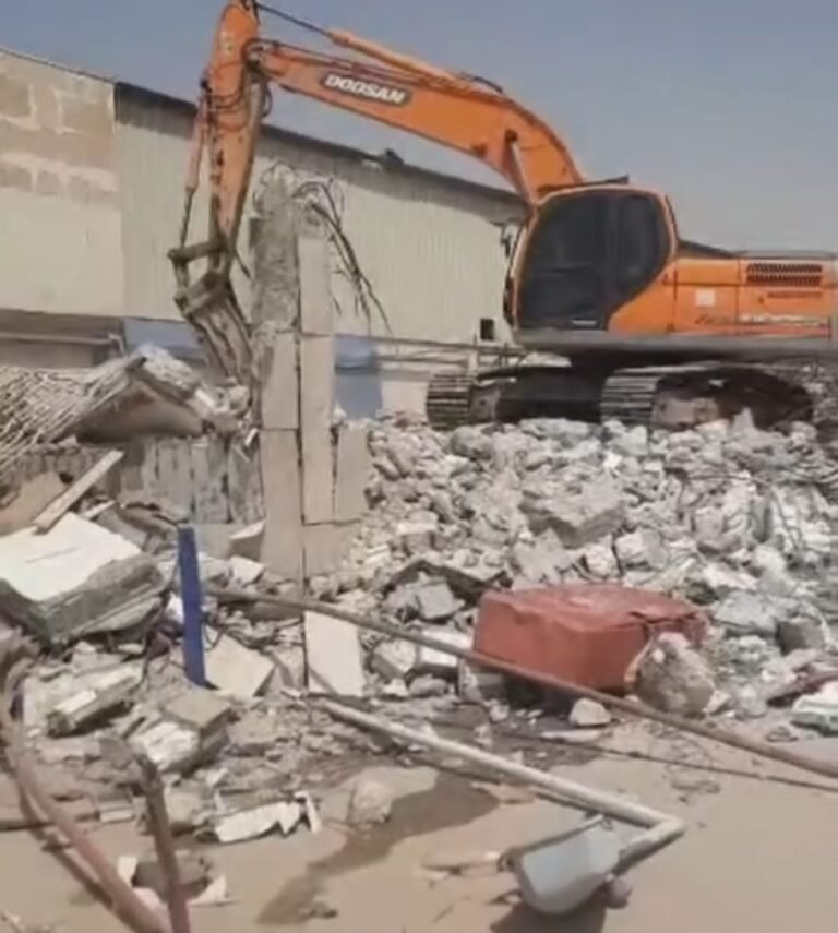 هدم مباني جدة